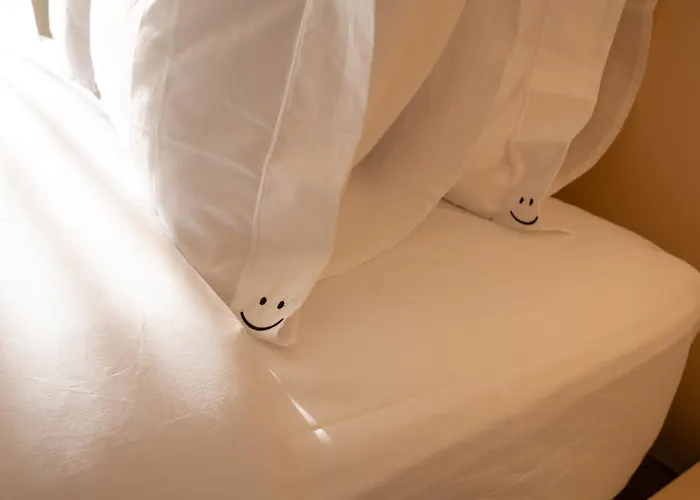 Stylish Downtown Loft *