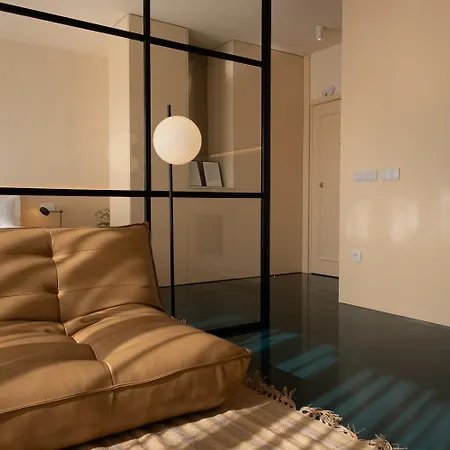 Stylish Downtown Loft *