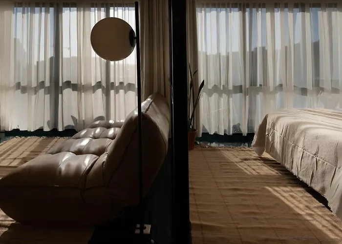 Stylish Downtown Loft Πόρτο