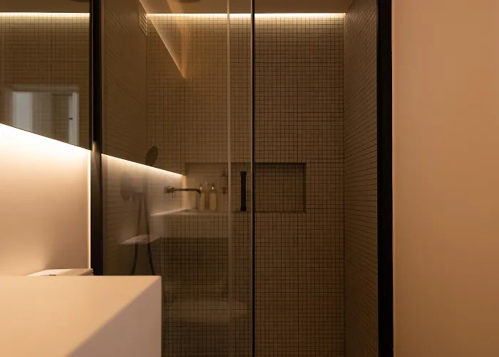 Stylish Downtown Loft